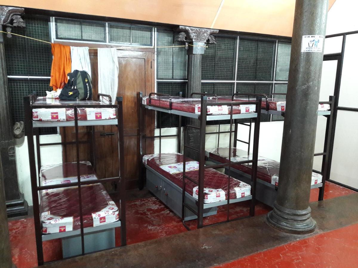 Devasthanam Lodge Thiruvananthapuram Dış mekan fotoğraf